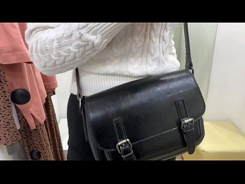 ❤️ Masturbação pública da jovem cadela FeralBerry com um dildo no provador ❤ Porno vk em nós